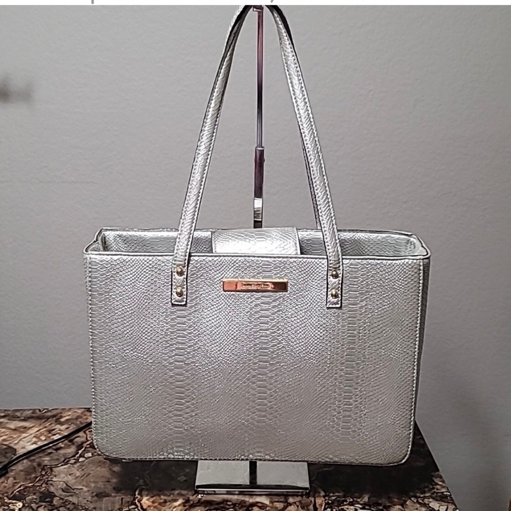 NWOT ANNE KLEIN Silver Snake Skin Design Shoulder Bag